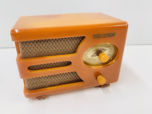 VTG TOM THUMB 955 BUTTERSCOTCH CATALIN DECO TUBE RADIO - Picture 1 of 9